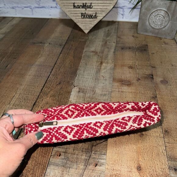 Kareena’s Monogram K Beaded/Embroidered Zipper Pouch - Picture 9 of 11
